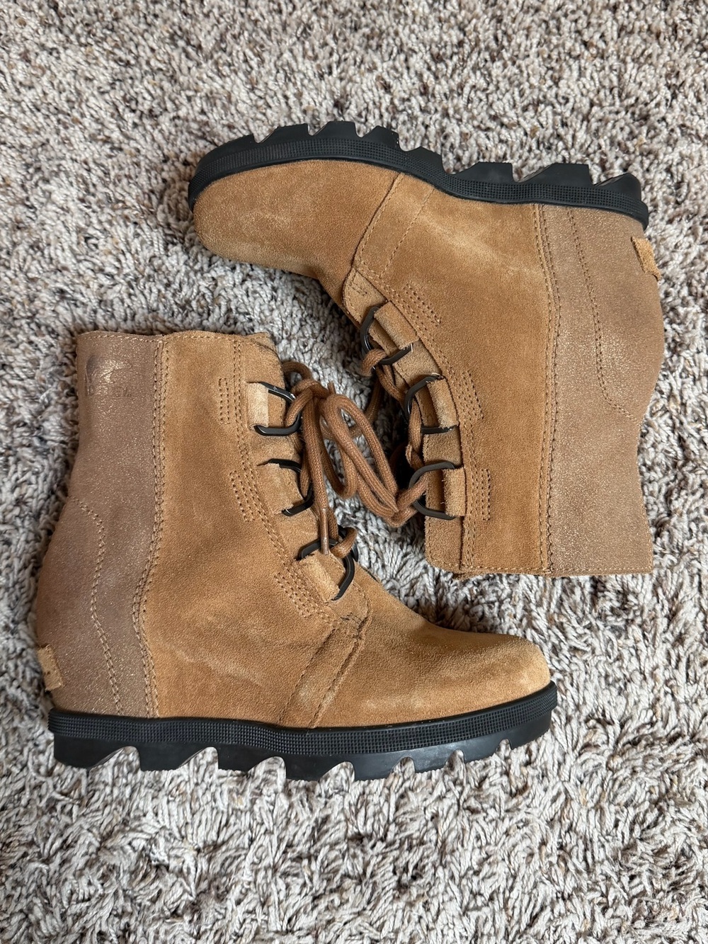 Sorel Joan of Arctic Wedge II Lace Up Boots Tan Suede Size Youth Girls 2